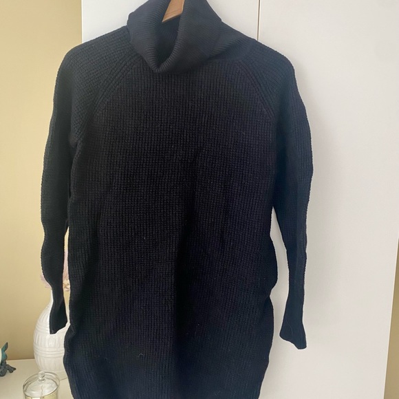 Babaton Turtleneck cable knit sweater - Picture 2 of 4